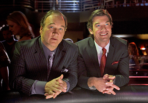 Still of James Belushi and Jerry O'Connell in The Defenders (2010)