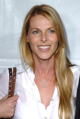 Catherine Oxenberg at event of Ne anyta, o monstras (2005)