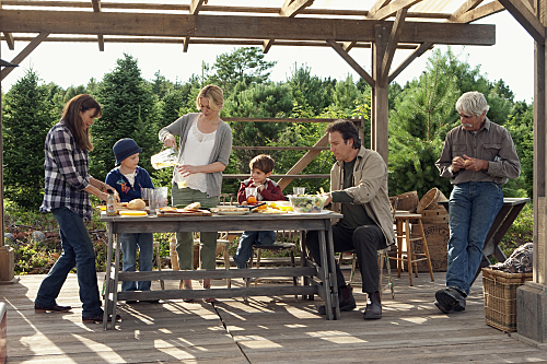 Still of Sam Elliott, Sarah Paulson and Emily Alyn Lind in November Christmas (2010)