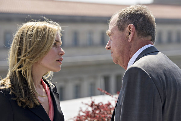 Still of Piper Perabo and Gregory Itzin in Covert Affairs (2010)