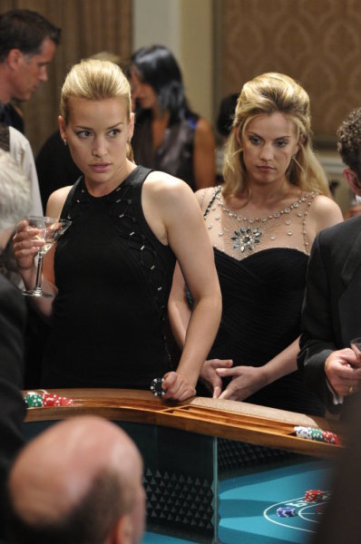 Still of Anna Chlumsky and Piper Perabo in Covert Affairs (2010)