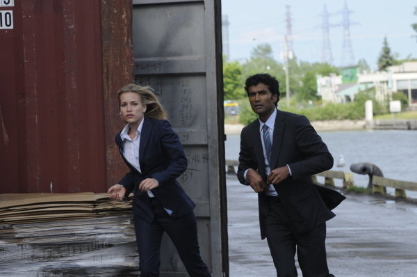 Still of Piper Perabo and Sendhil Ramamurthy in Covert Affairs (2010)