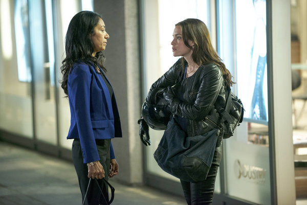 Still of Piper Perabo and Seeta Indrani in Covert Affairs (2010)