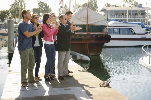 Still of Courteney Cox, Josh Hopkins, Busy Philipps, Ian Gomez, Christa Miller and Brian Van Holt in Cougar Town (2009)