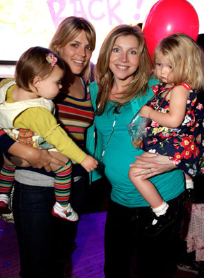 Busy Philipps and Sarah Chalke at event of Yo Gabba Gabba! (2007)