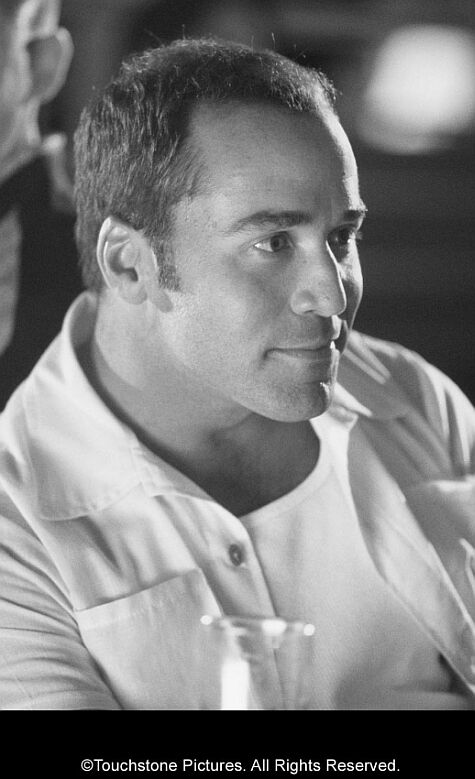 Jeremy Piven stars as Detective Steve Menteer