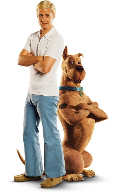 (L-r) Fred (FREDDIE PRINZE JR.) and SCOOBY-DOO in Warner Bros. Pictures' live-action comedy 