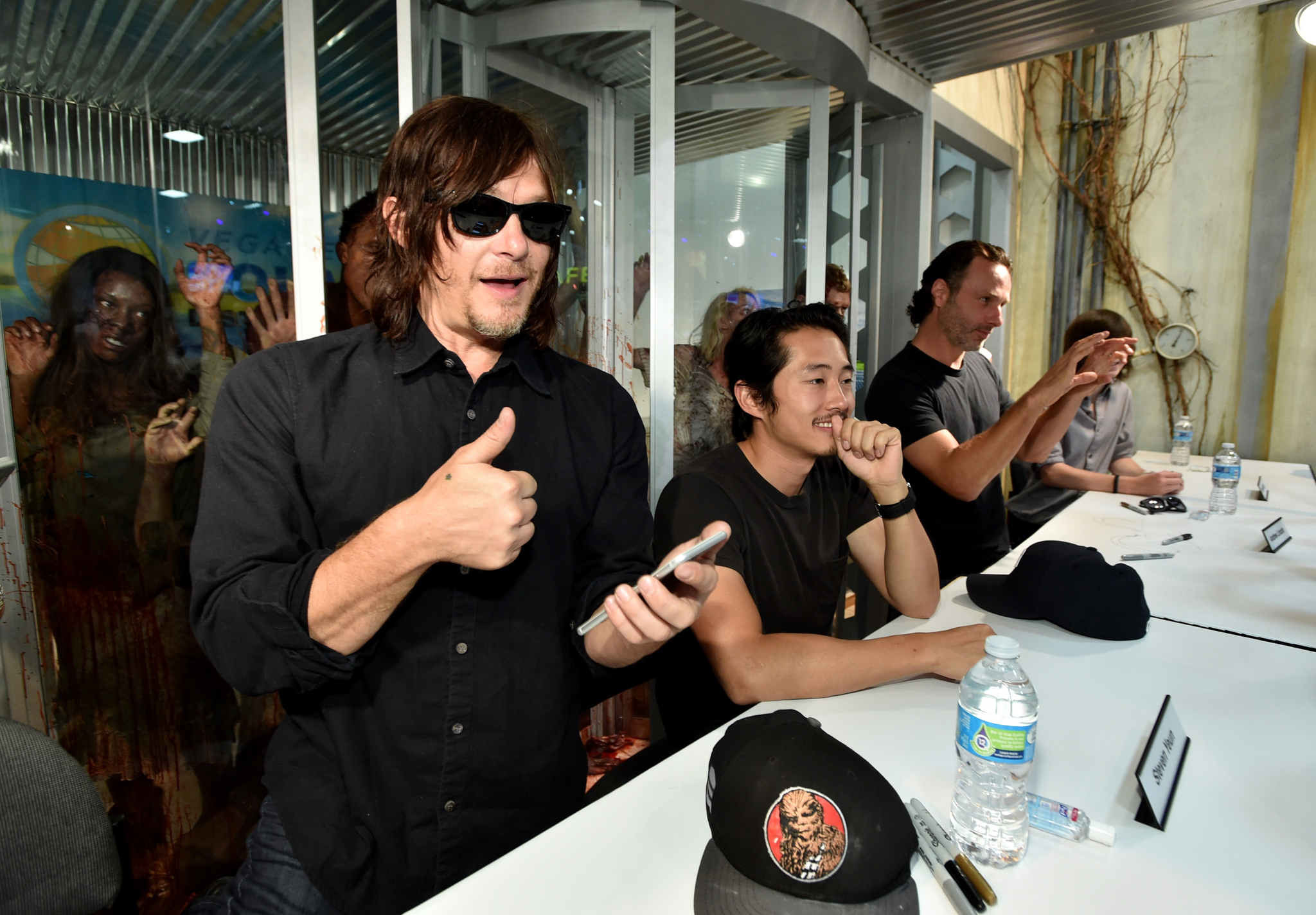 Norman Reedus, Andrew Lincoln and Steven Yeun at event of Vaiksciojantys negyveliai (2010)