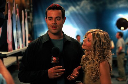 Still of Carson Daly and Tara Reid in Josie and the Pussycats (2001)