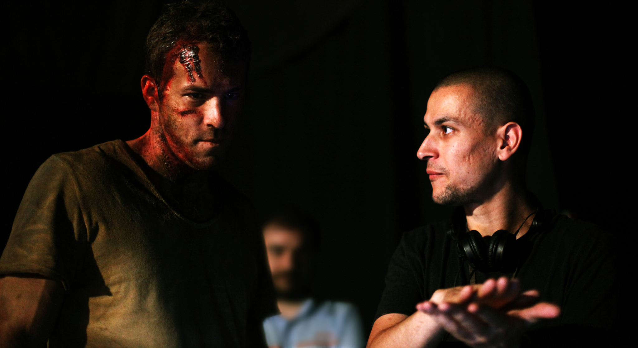 Still of Ryan Reynolds and Rodrigo Cortés in Buried (2010)