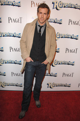 Ryan Reynolds at event of Adventureland (2009)
