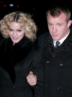 Madonna and Guy Ritchie at event of Revolver (2005)