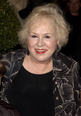 Doris Roberts at event of Haris Poteris ir isminties akmuo (2001)