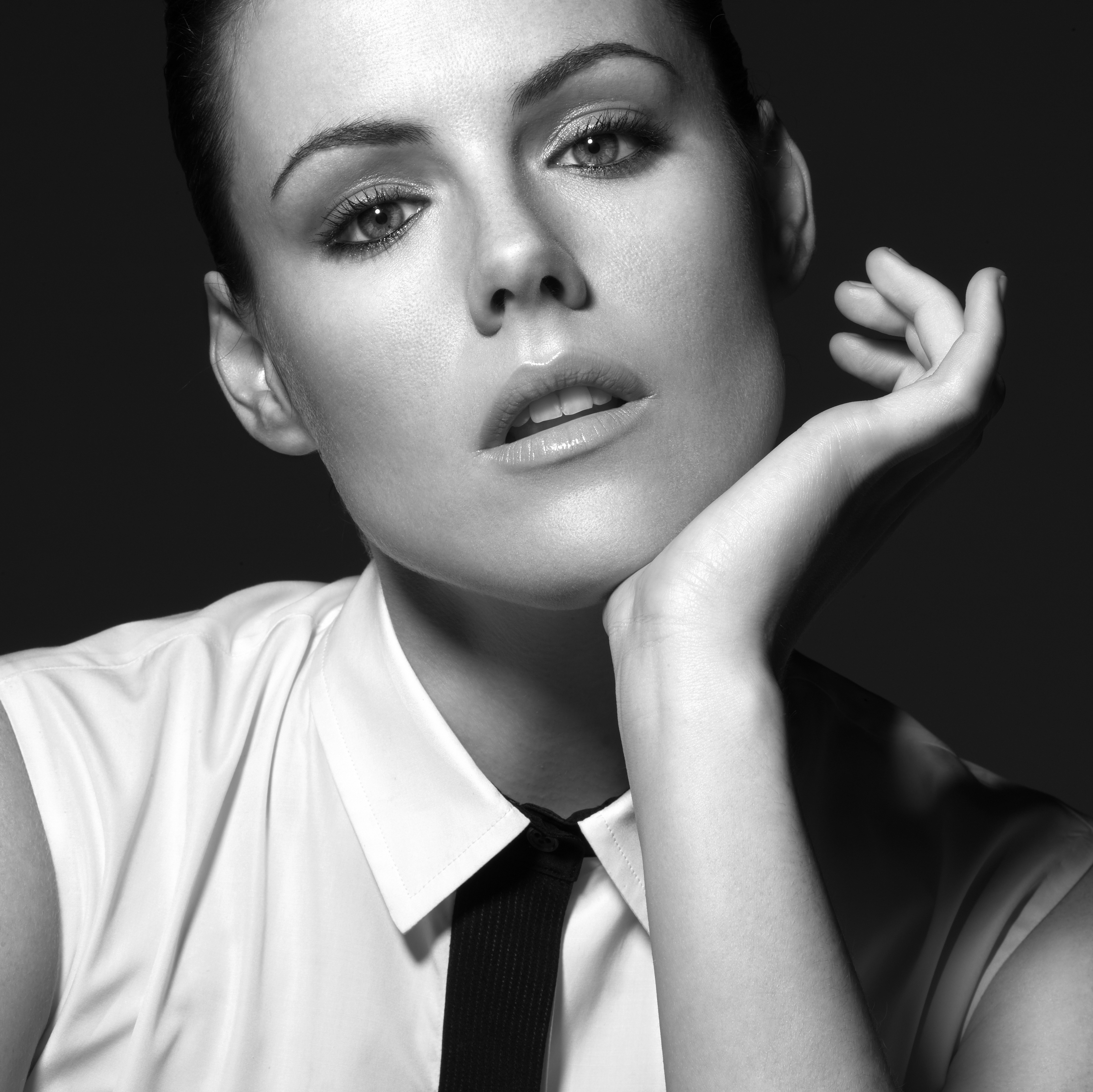 Kathleen Robertson