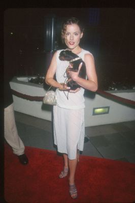 Kathleen Robertson at event of Dog Park (1998)