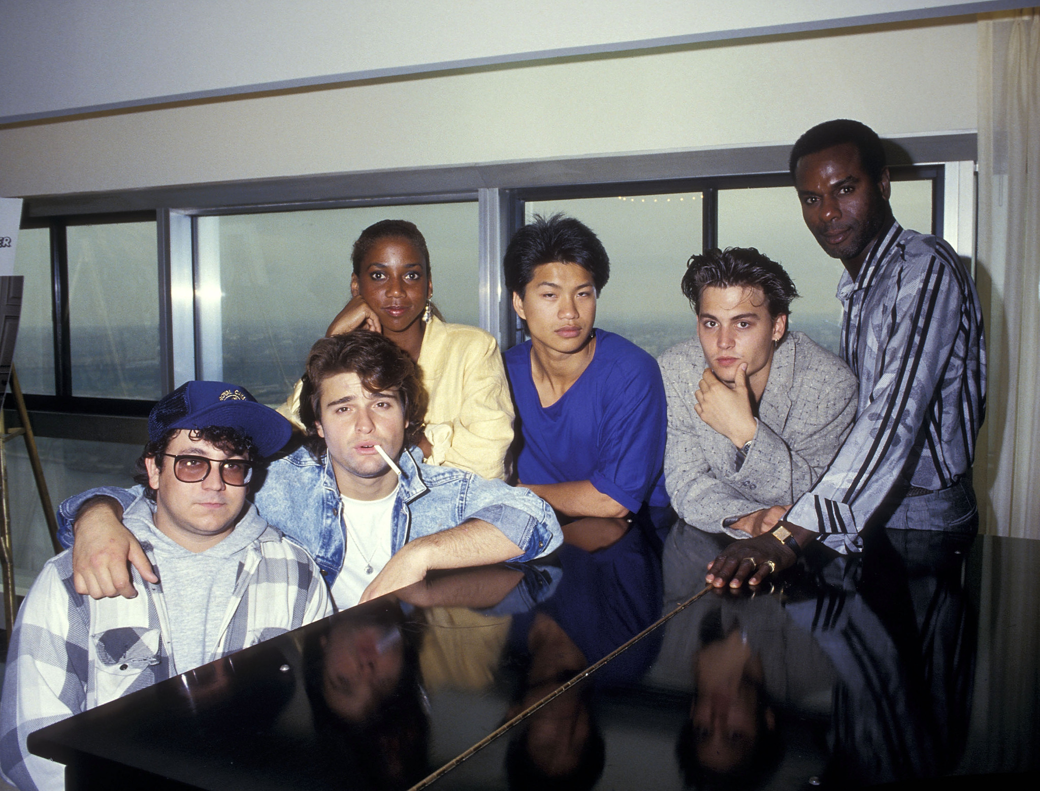 Still of Johnny Depp, Holly Robinson Peete, Peter DeLuise, Sal Jenco, Dustin Nguyen and Steven Williams in 21 Jump Street (1987)