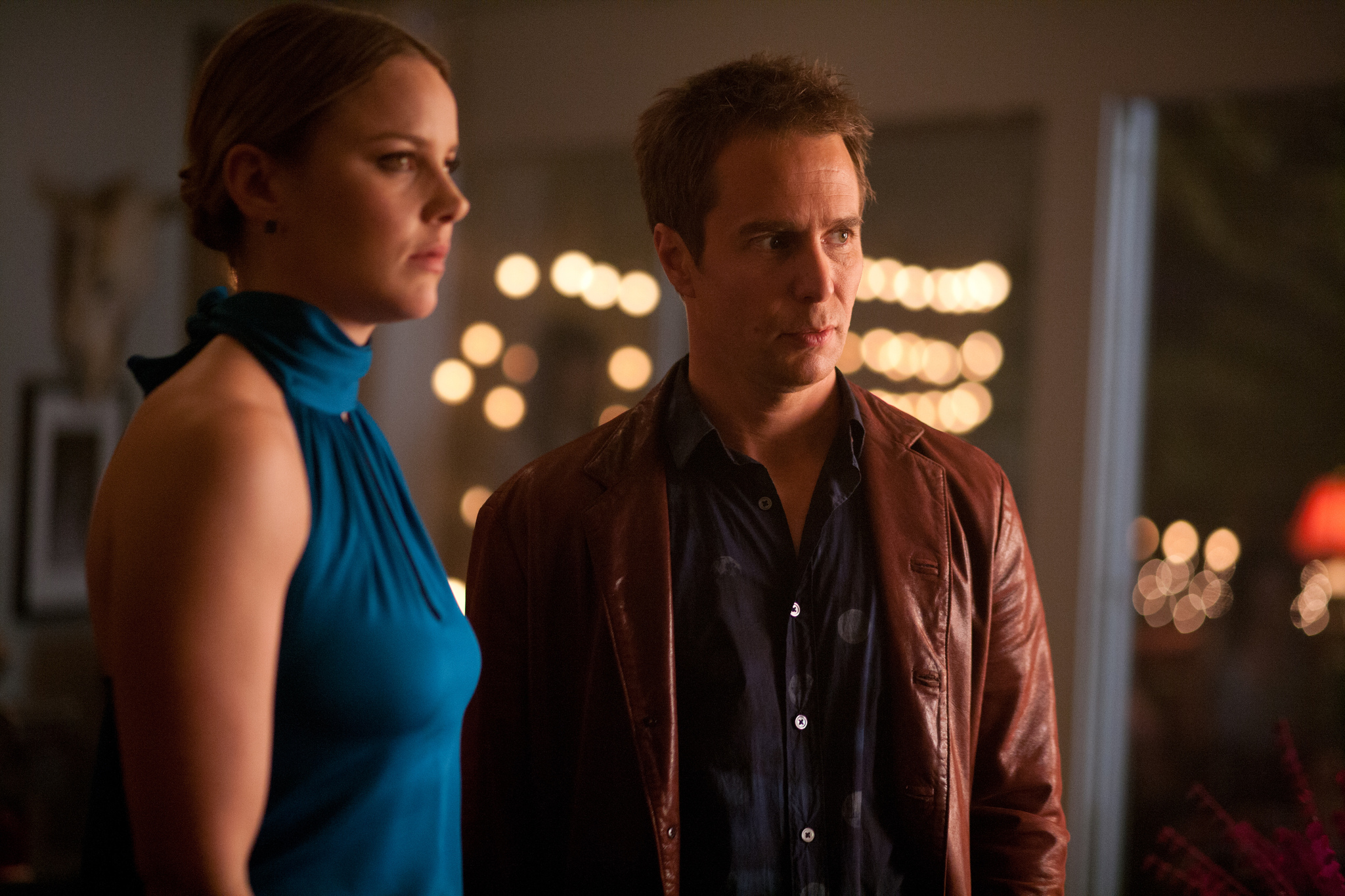 Still of Sam Rockwell and Abbie Cornish in Septyni psichopatai (2012)