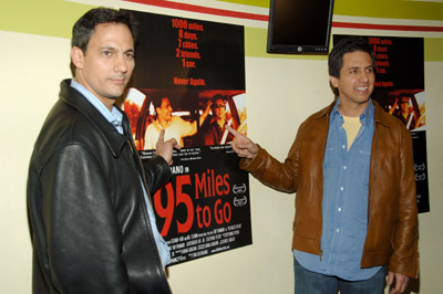 Ray Romano and Tom Caltabiano at event of 95 Miles to Go (2004)