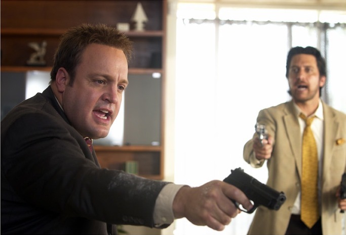 Still of Ray Romano and Kevin James in Grilled (2006)