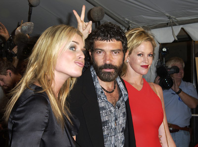 Antonio Banderas, Melanie Griffith and Rebecca Romijn at event of Femme Fatale (2002)