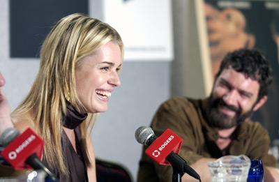 Antonio Banderas and Rebecca Romijn at event of Femme Fatale (2002)