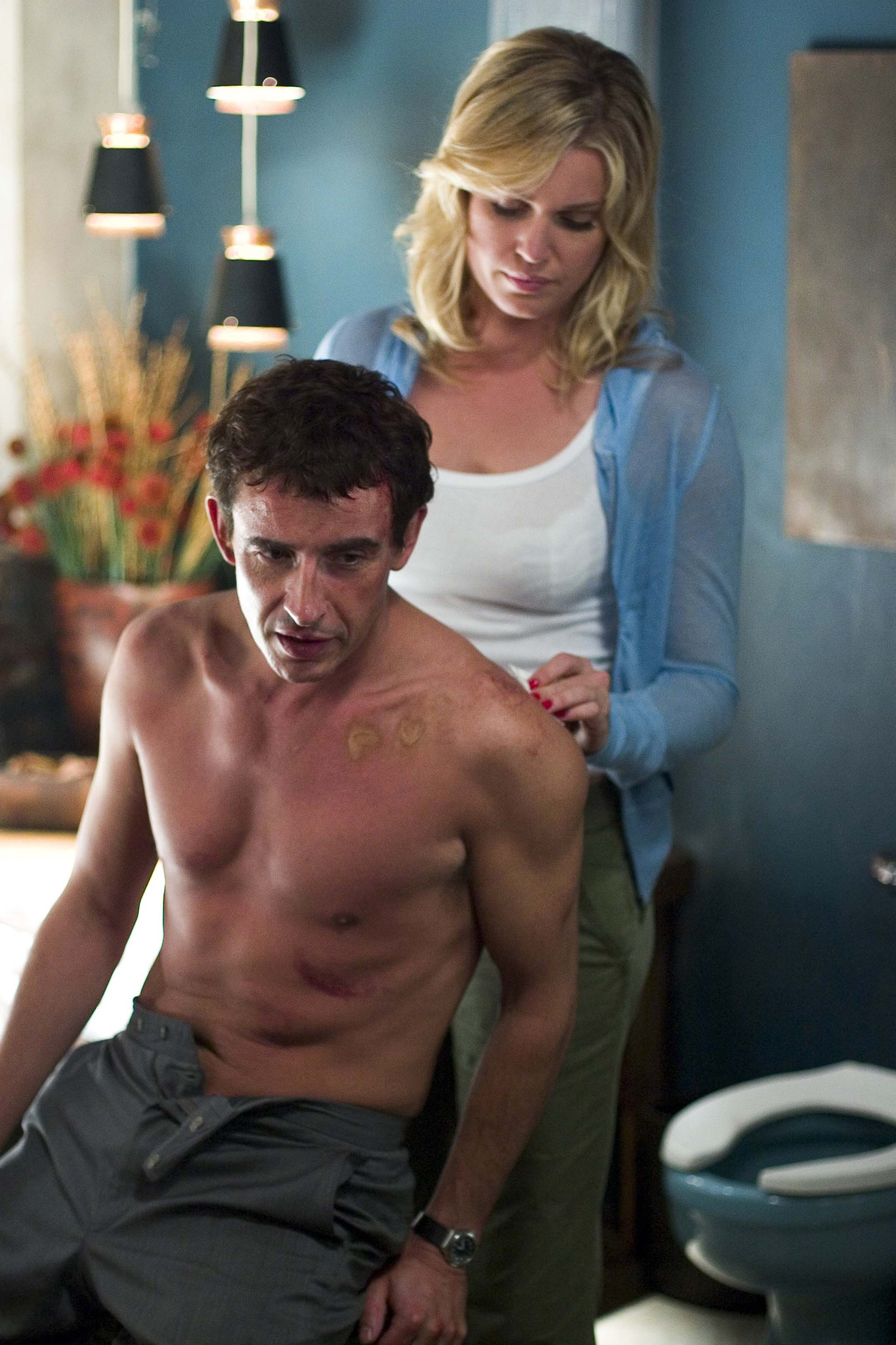 Still of Rebecca Romijn and Steve Coogan in The Alibi (2006)