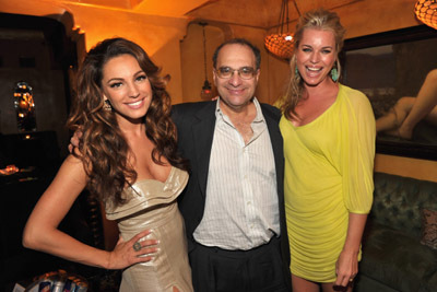 Rebecca Romijn, Kelly Brook and Bob Weinstein at event of Piranha 3D (2010)