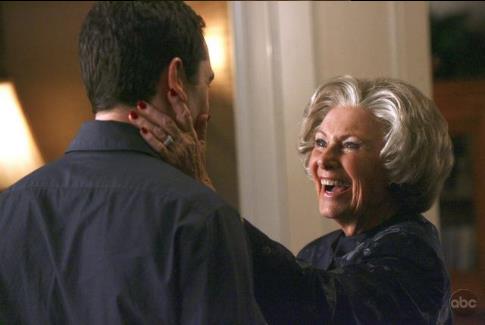 Still of Marion Ross and Matthew Rhys in Brothers & Sisters (2006)