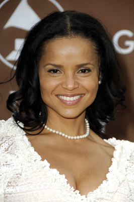 Victoria Rowell at event of The 48th Annual Grammy Awards (2006)