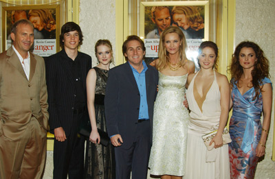 Kevin Costner, Joan Allen, Keri Russell, Mike Binder, Erika Christensen, Evan Rachel Wood and Dane Christensen at event of The Upside of Anger (2005)