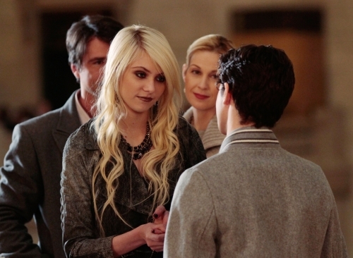 Still of Kelly Rutherford, Taylor Momsen and Connor Paolo in Liezuvautoja (2007)