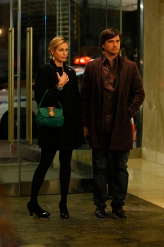 Still of Kelly Rutherford and Matthew Settle in Liezuvautoja (2007)