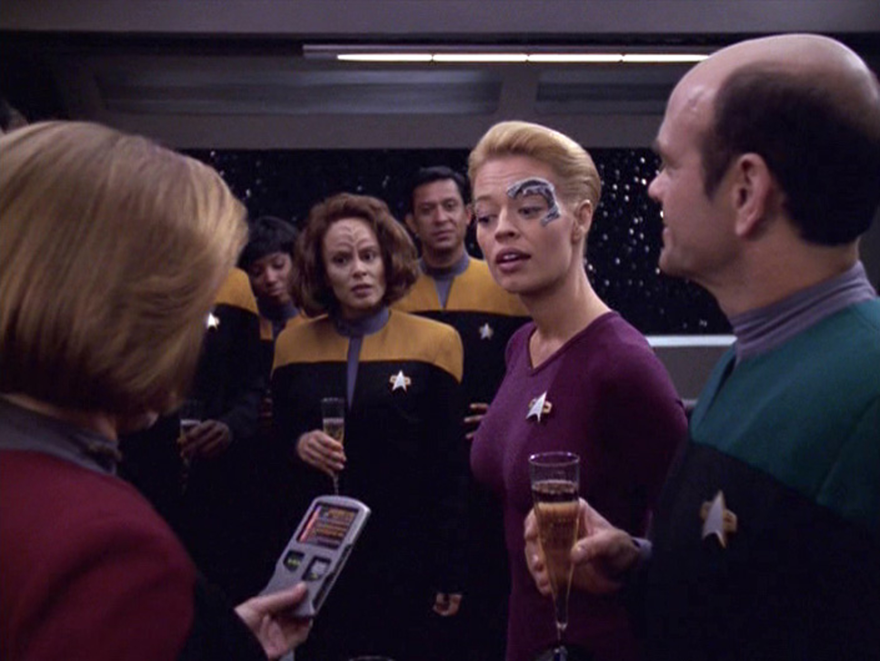 Still of Kate Mulgrew, Robert Picardo, Jeri Ryan and Roxann Dawson in Star Trek: Voyager (1995)