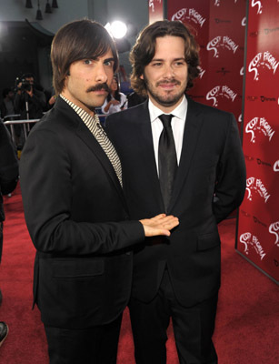 Jason Schwartzman and Edgar Wright at event of Skotas Pilgrimas pries pasauli (2010)