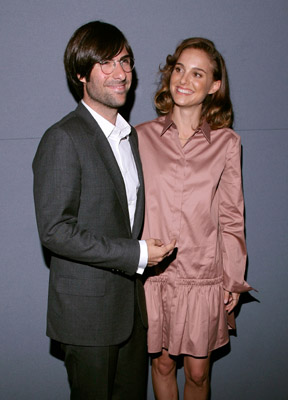 Natalie Portman and Jason Schwartzman at event of Hotel Chevalier (2007)