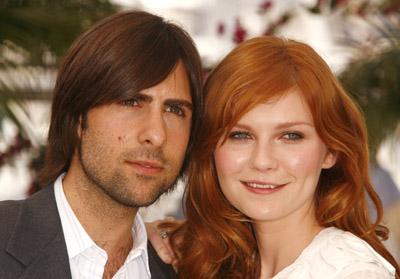 Kirsten Dunst and Jason Schwartzman at event of Marie Antoinette (2006)