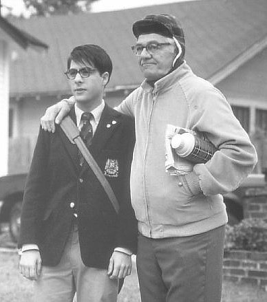 Still of Seymour Cassel and Jason Schwartzman in Rushmore (1998)