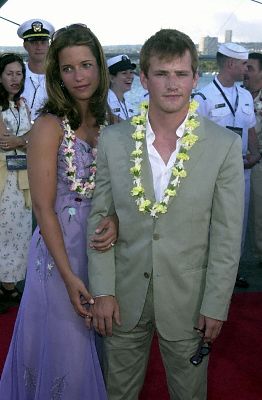 Charlene Bloom and William Lee Scott at event of Perl Harboras (2001)
