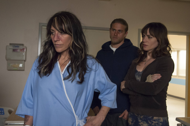 Still of Katey Sagal, Charlie Hunnam, Maggie Siff and Tara Knowles in Sons of Anarchy (2008)