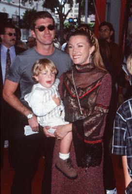 Jane Seymour and Joe Lando at event of Quest for Camelot (1998)