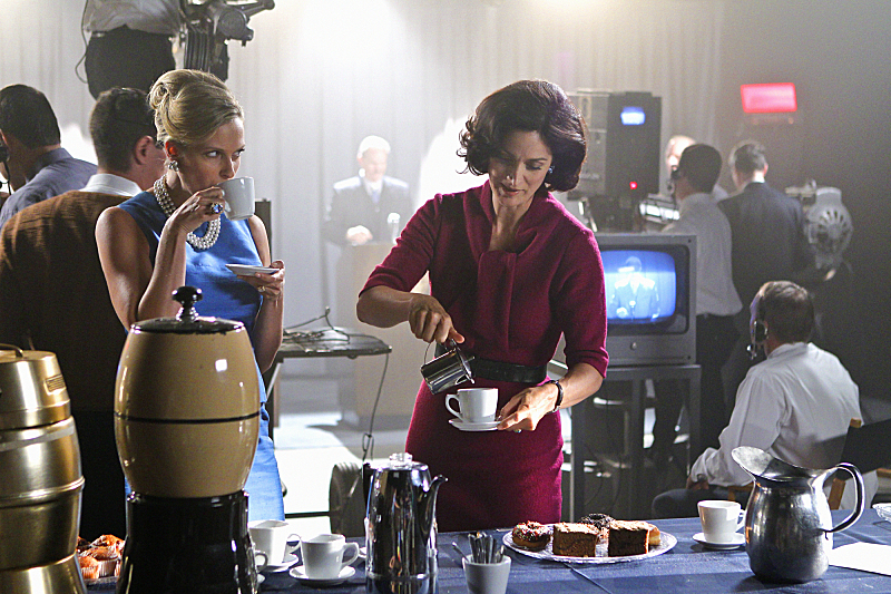 Still of Carrie-Anne Moss and Vinessa Shaw in Vegas (2012)