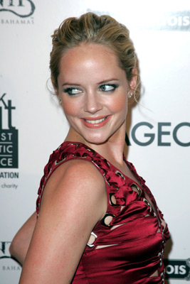 Marley Shelton at event of After the Sunset (2004)