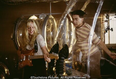 Still of Marley Shelton and Jake Gyllenhaal in Bubble Boy (2001)