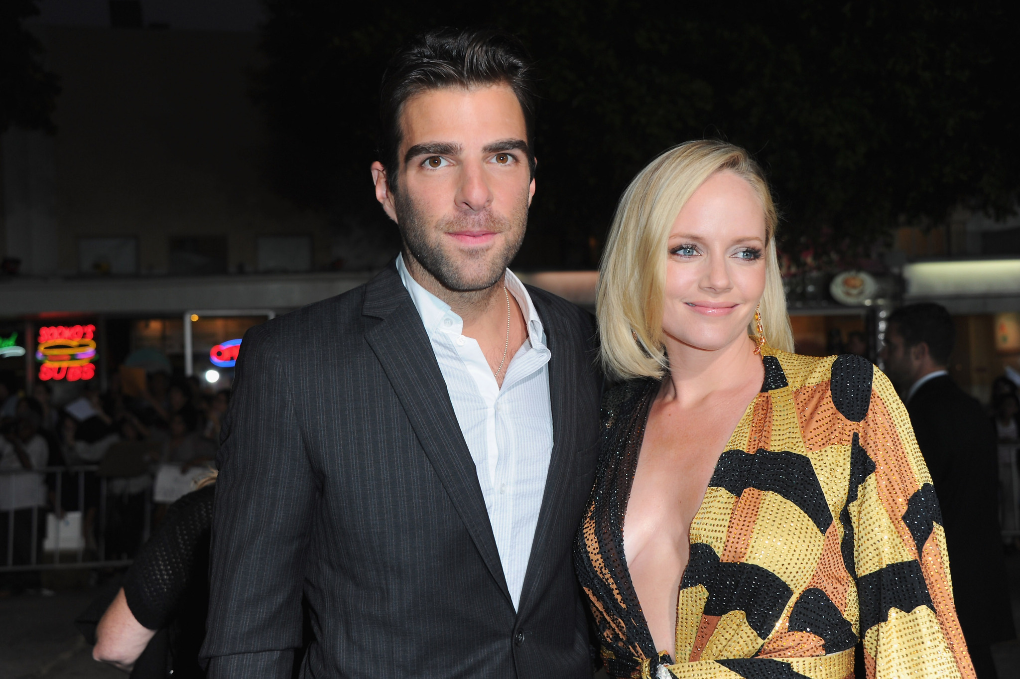Marley Shelton and Zachary Quinto at event of Blondine iesko vyro (2011)