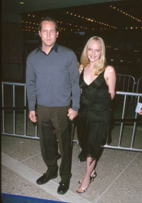 Beau Flynn and Marley Shelton at event of The Love Letter (1999)