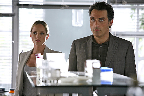 Still of Rufus Sewell and Marley Shelton in Eleventh Hour (2008)