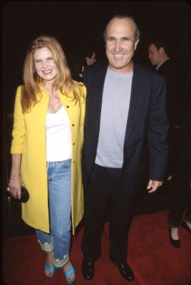 Lolita Davidovich and Ron Shelton at event of Play It to the Bone (1999)