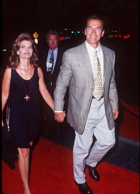 Arnold Schwarzenegger and Maria Shriver at event of Waterworld (1995)