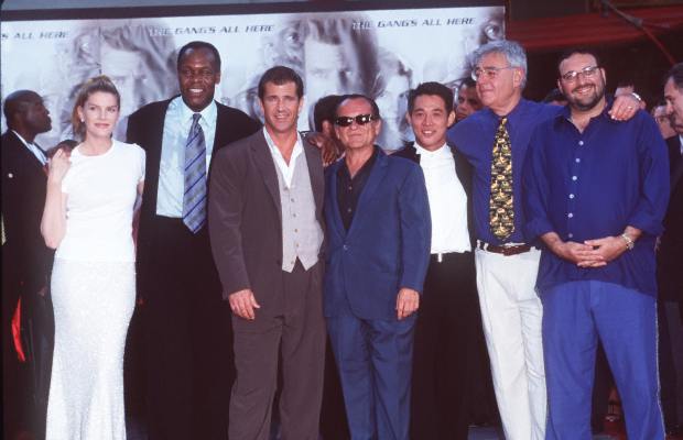 Mel Gibson, Danny Glover, Joe Pesci, Rene Russo, Richard Donner, Jet Li and Joel Silver at event of Mirtinas ginklas 4 (1998)