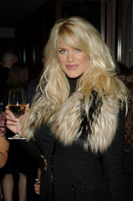 Victoria Silvstedt at event of Derailed (2005)